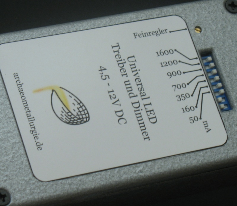 Bild der Unterseite der LED Steuerung: Einstellung des Maximalstromes für die LED Mikroskopbeleuchtung